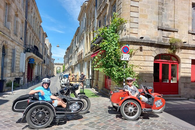 2 in 1 - Visit of Bordeaux and excursion in a vineyard - The Guides: Humor, Safety, and Photo Help