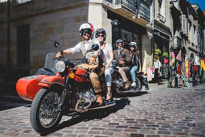 2 in 1 - Visit of Bordeaux and excursion in a vineyard - Place de la Bourse and Porte Cailhau: Fast Bordeaux Wins