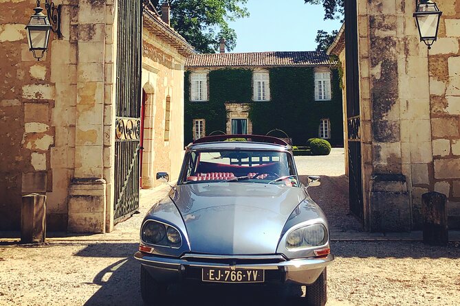 3H private city tour of Bordeaux and vineyard in a Citroën DS - From city to vineyards: the Pessac-Léognan countryside shift