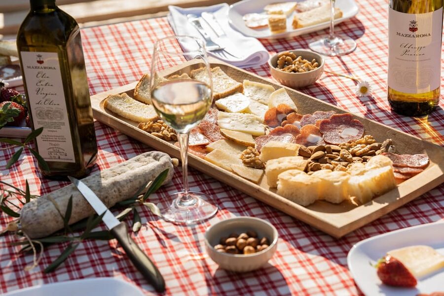 Abruzzo: Country Picnic in an Olive Grove at a Winery - Key things to know before you go
