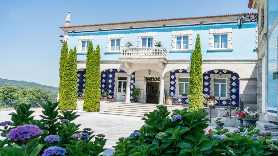 Albariño Wine Tasting with Winery Tour - Outdoors, sea breeze, and what to bring