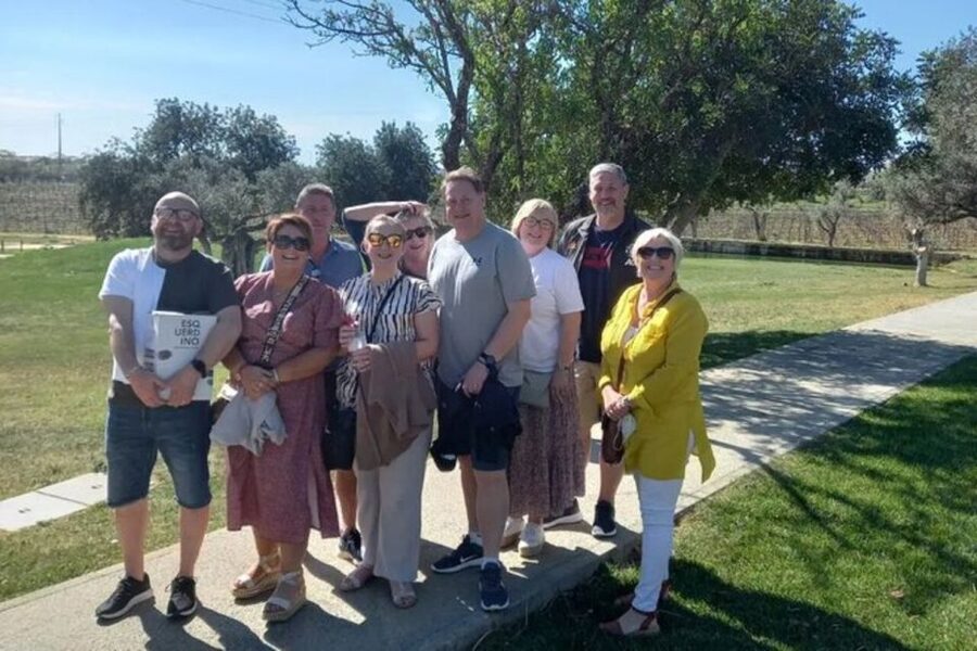 Albufeira/Vilamoura: Winery Tour with Wine Tasting and Tapas - The quinta tour: walking vines and seeing how wine is made