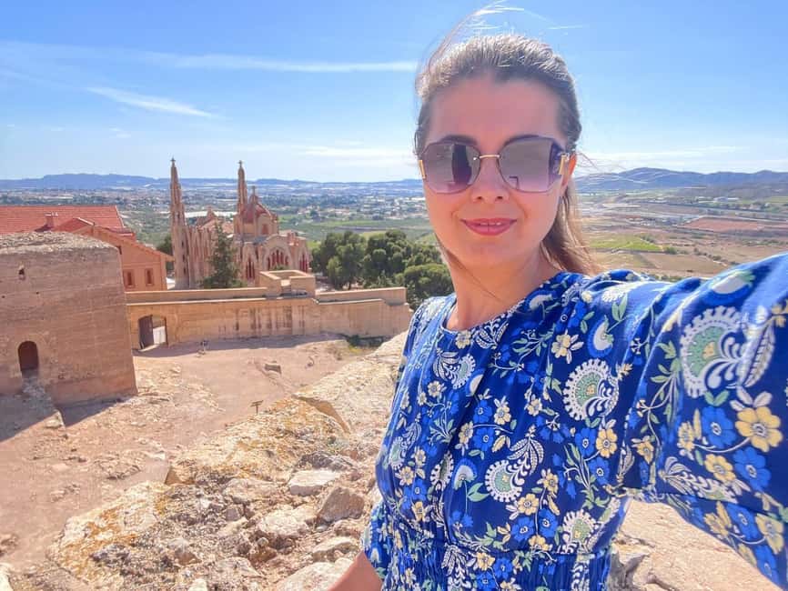Alicante:Winery Tour+ Wine Tasting + Old castle - The wine tasting: 3 pours, tapas pairing, and questions answered
