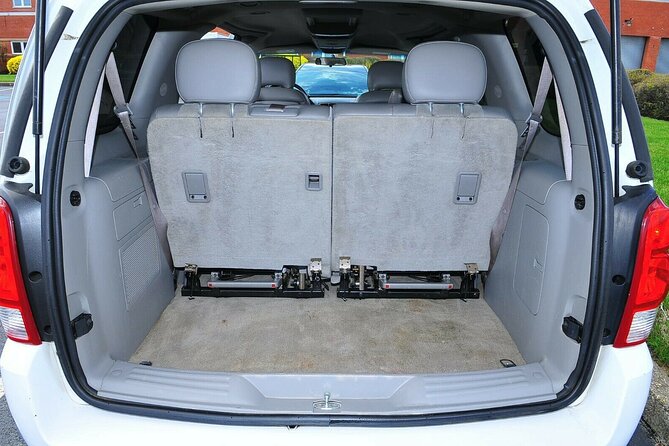 All day Guided Winery Transport for Six - Comfort and logistics: small group size, bottled water, and air-conditioning