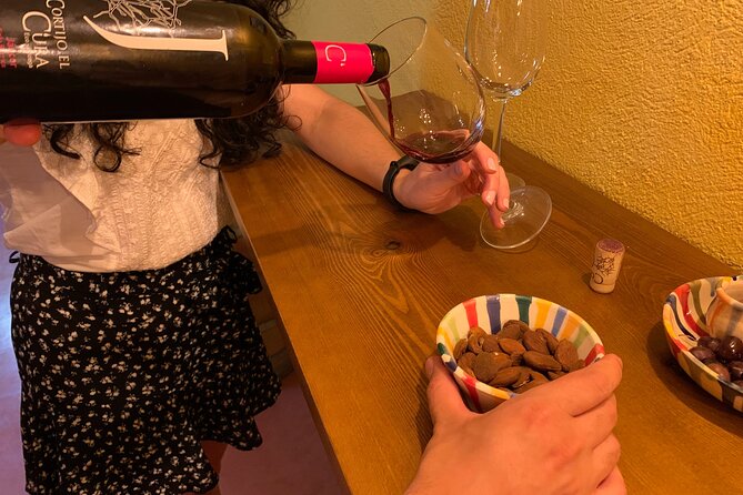 Almería Visit to Eco Winery Cortijo El Cura and wine tasting - Wine Tasting with Olives and Almonds: how to enjoy it (and what’s included)
