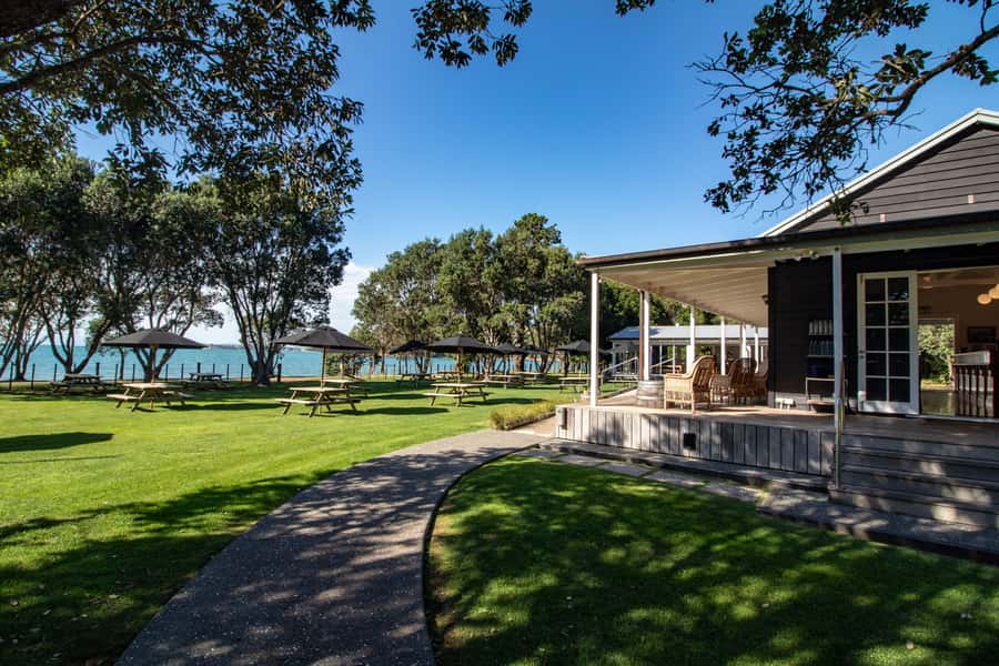 Auckland: Man O' War Vineyard Ferry (Waiheke Island) - Lunch, lawn time, and the Pop-up Lawn Bar (when it’s running)