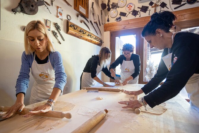 Authentic Tuscan Cooking Class & Winery Tour in San Gimignano - Winery Tour and Wine Tasting: Reds and Whites Before Lunch