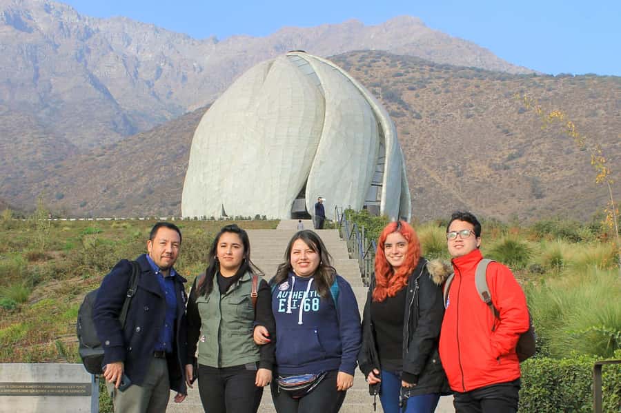 Bahá'i Temple and Cousiño Macul Vineyard - Key things you’ll notice on this Santiago day trip