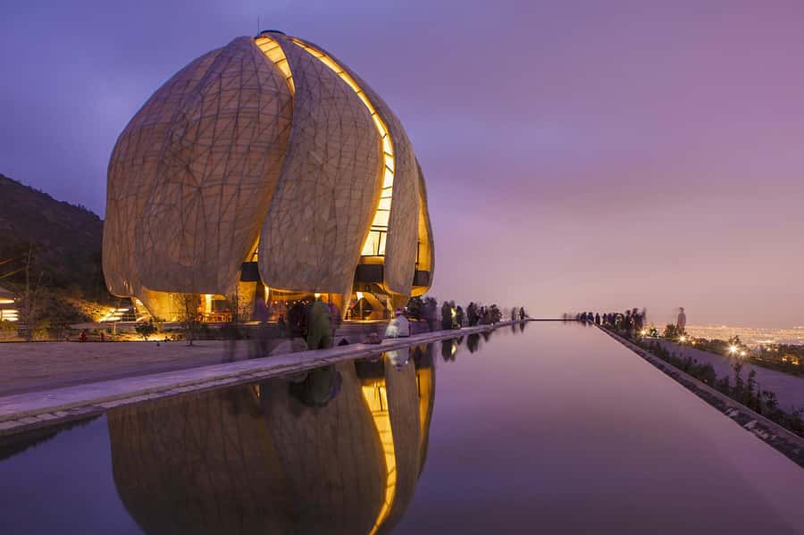 Bahá'i Temple and Cousiño Macul Vineyard - Two icons in one half-day: wine country meets city stillness