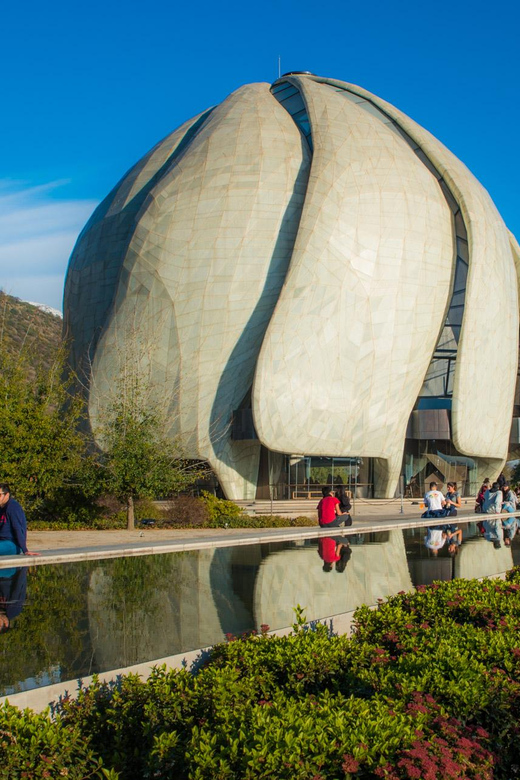 Bahá’í Temple, Winery and Lapis Lazuli + Private Transport - Lunch at a local food court: simple, flexible, and easy on the budget