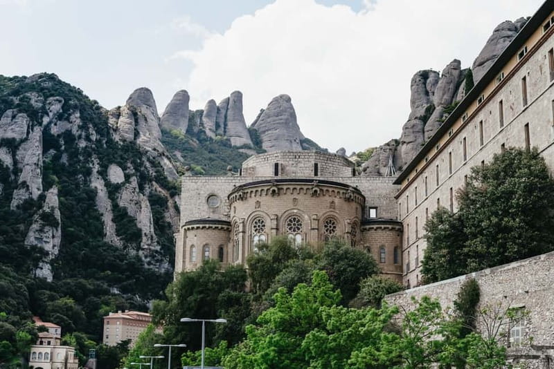 Barcelona: Montserrat and Winery Tour with Tapas or Lunch - Who This Tour Suits Best (and Who Might Want to Skip It)