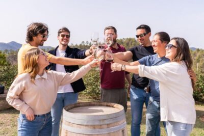 Barcelona: Montserrat, Winery Tour & Lunch with Wine Tasting - Getting to Montserrat Without Stress: Estació de França to the Mountain