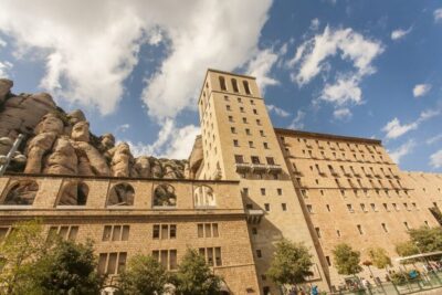 Barcelona: Montserrat with Winery Visit and Farmhouse Lunch - Montserrat Monastery: The Sacred Core (and How to Plan the Basilica Time)