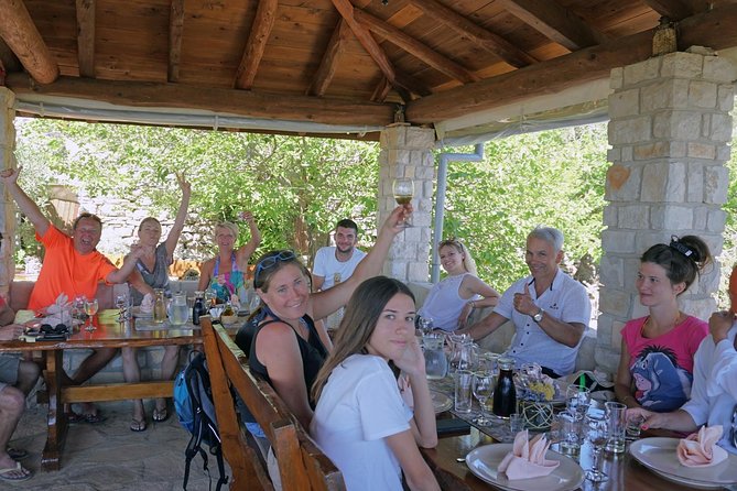 Best of Korcula island winery's by 4X4 Canam buggys with lunch - H2 Heading: Who should book this Korčula buggy + winery combo