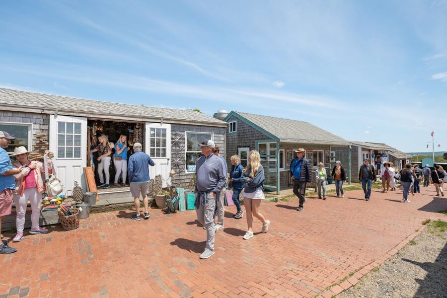 Boston: Martha's Vineyard Day Trip with Optional Island Tour - Guided Island Tour vs Free Time: How to Choose Your Best Day