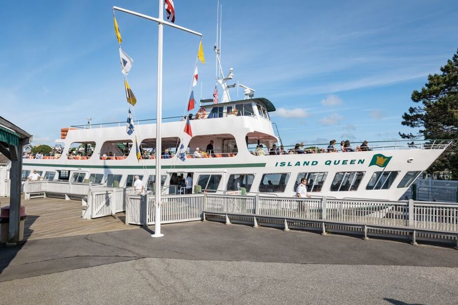 Boston: Martha's Vineyard Day Trip with Optional Island Tour - Boston Pickup, Minibus Ride, and the Ferry Rhythm