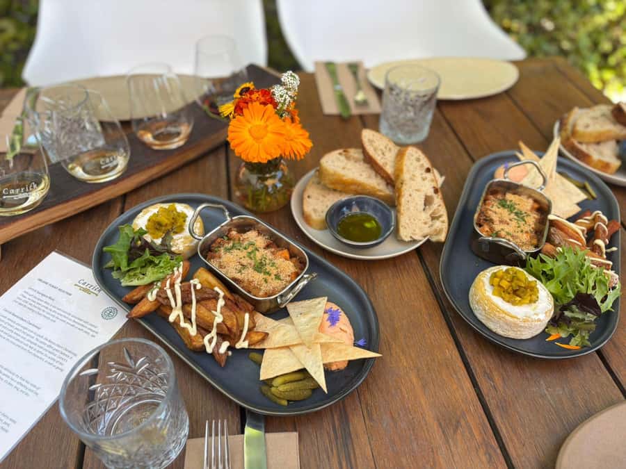 Boutique Winery Half-Day Tour & Vineyard Platter-Style Lunch - Bannockburn and Gibbston Valley: where the tastings feel different