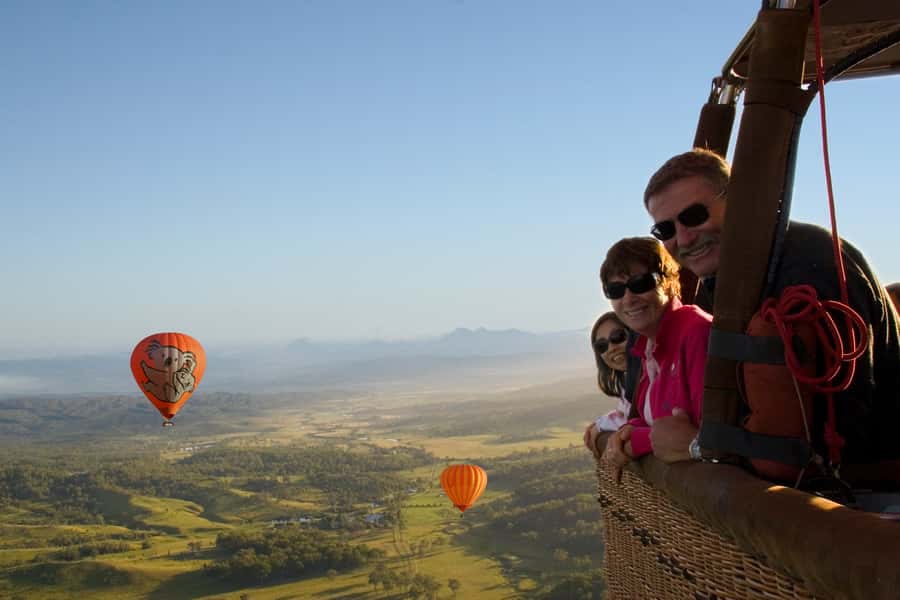 Brisbane: Hot Air Balloon Flight with Vineyard Breakfast - Up Over the Scenic Rim, Hinterland, and Coastline Views