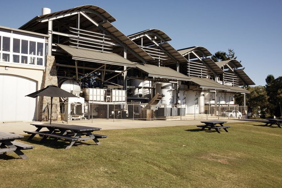 Brisbane: Sirromet Winery Tour with Tasting & 2-Course Lunch - Wine tasting time: tasting 6 wines with a plan