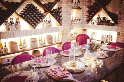 Chianti: Lunch with Wine Tasting at Poggio ai Laghi Winery - Wine tasting lineup: from Spumante to Chianti Riserva