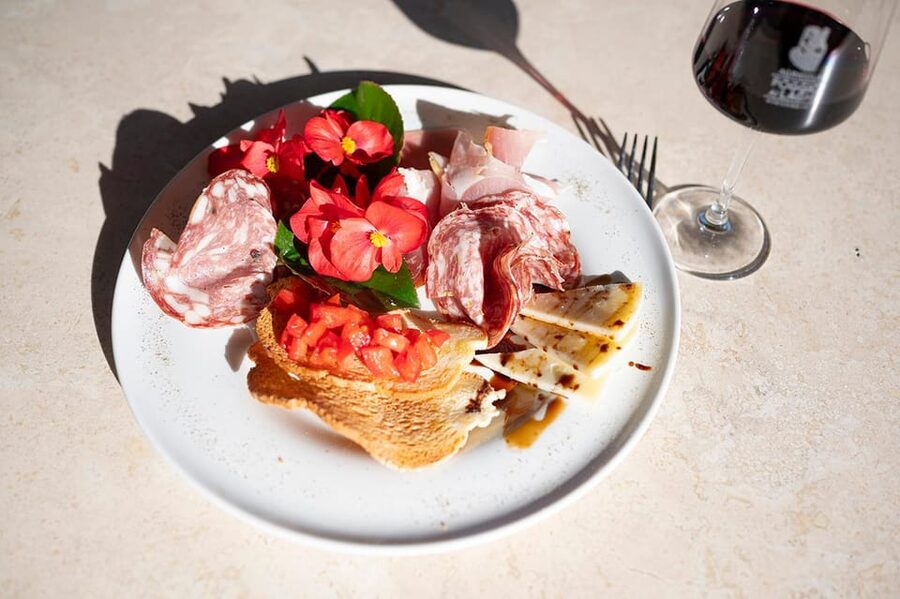 Chianti: Lunch with Wine Tasting at Poggio ai Laghi Winery - Logistics that matter: what to plan around (and what not to expect)