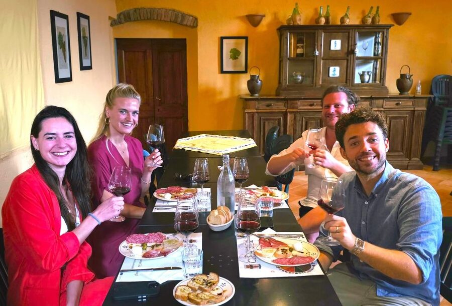 Chianti: Vineyard to Bottle Winery Visit with Tastings - Olive oil, balsamic, and Tuscan bread: the practical pairing lesson
