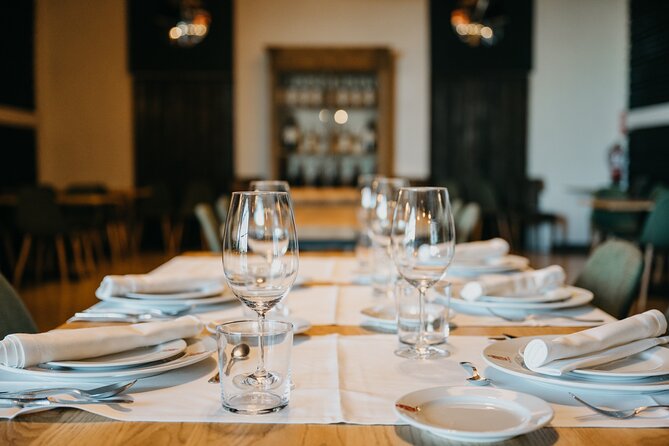 Complete winery experience: visit, tasting and traditional food - Traditional menu dinner paired with Solar de Samaniego Crianza