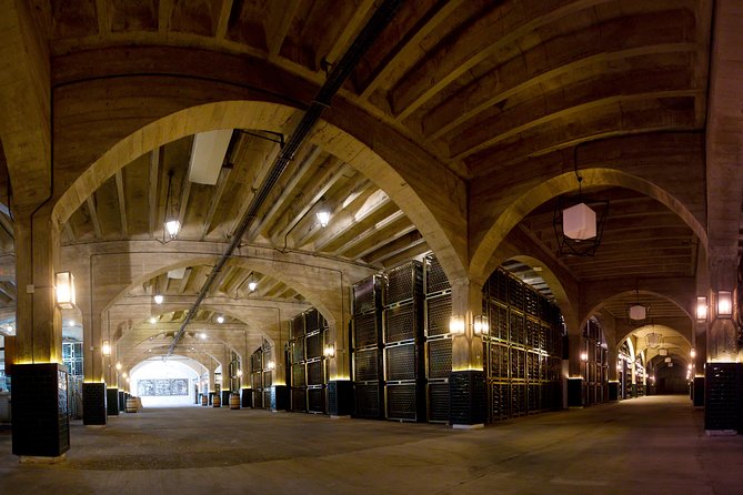 Complete winery experience: visit, tasting and traditional food - Who this tour fits best (and who should look elsewhere)
