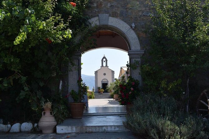 Crete in a Day: Knossos, Soap Workshops, Olive Oil & Wine Tasting - Lunch in the Middle: Full Course Traditional Food, Not a Quick Bite