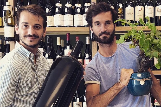 Discovery of the Bordeaux vineyard in 3 wines - What You’ll Taste: Left Bank Power, Right Bank Elegance, Dry White Freshness