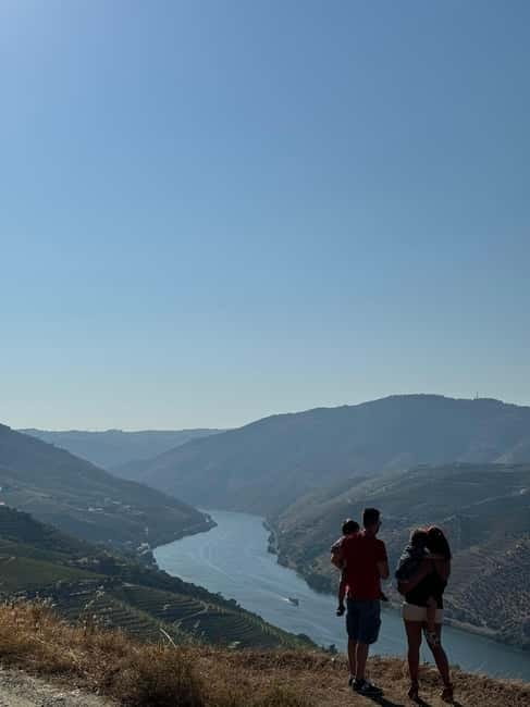 Douro offroad experience: visit to a winery and a picnic - A Day Run by Real People: Paulo, Rita, and Felipe’s Guide Style