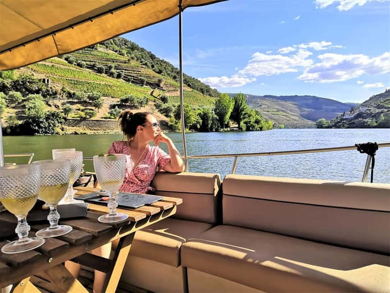 Douro Valley: Winery, Traditional Lunch & Private Boat Trip - Douro River boat cruise: snacks, drinks, and real-time valley views