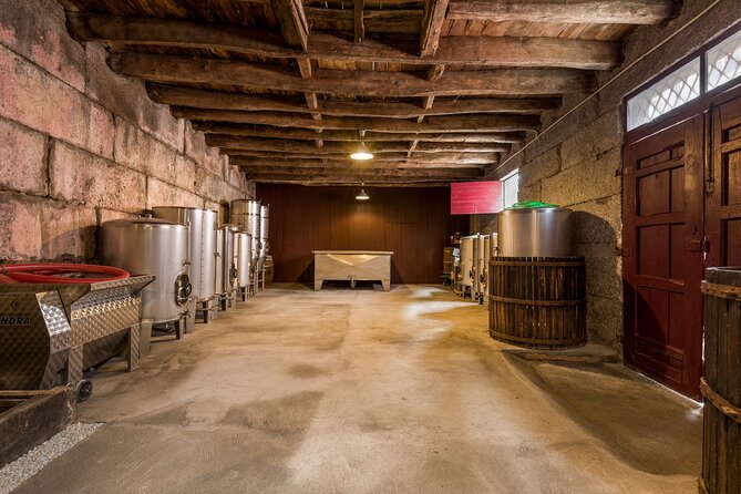 Douro Wine Tasting at a Family Winery in Portugal - First stop: a century-old property walk and Douro viticulture basics