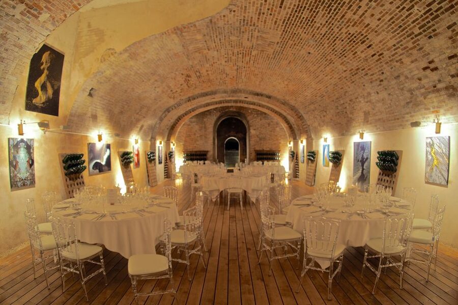 Epernay: Winery and Cellar Tour with Champagne Tasting - Entering The Chalk Cellars Beneath Champagne Country