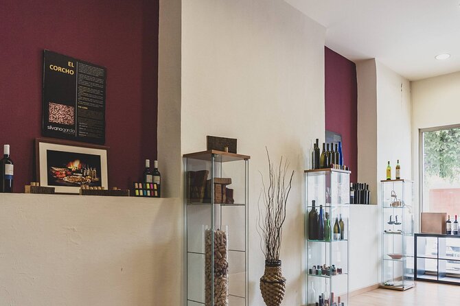 Explore an urban winery and enjoy a Jumilla wine tasting - Wine tasting with 4 or 6 wines: how to choose your path