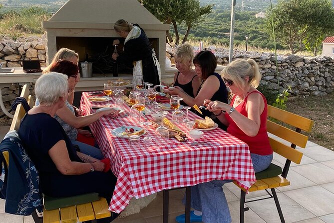 Family-run Vineyard Tour & Award Winning Wine Tasting/Delicacies - Key highlights at a glance