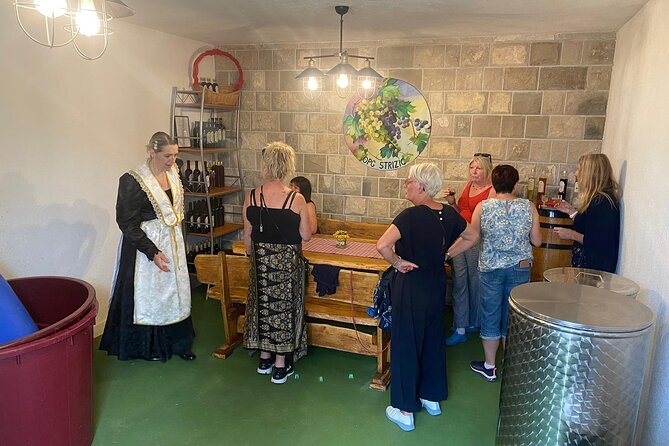 Family-run Vineyard Tour & Award Winning Wine Tasting/Delicacies - The 3.5-hour flow: orchard walk, cellar tasting, and a full meal
