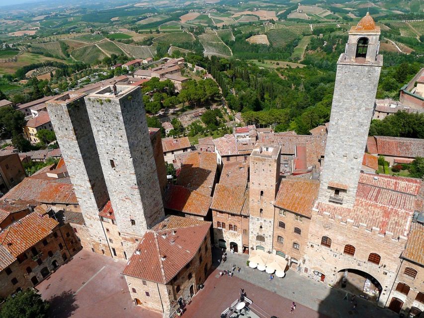 Florence: Chianti Villages, San Gimignano and Winery Tour - The drive to San Gimignano: towers on the horizon
