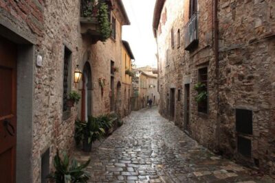 Florence: Chianti Villages, San Gimignano and Winery Tour - Greve in Chianti Winery: tastings that actually teach you something