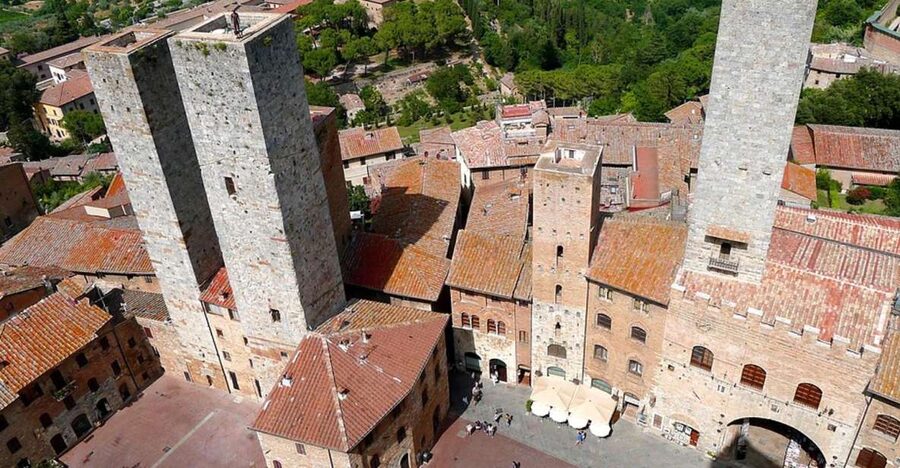 Florence: Chianti Villages, San Gimignano and Winery Tour - What makes the winery-and-town combo work