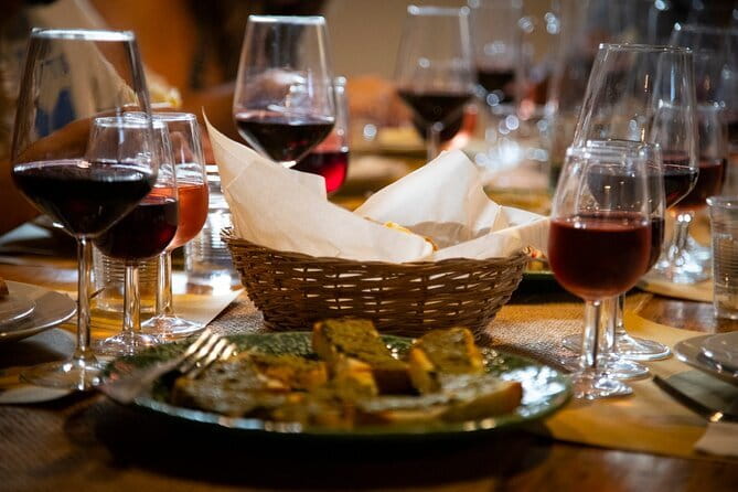 Florence: Siena & San Gimignano with Dinner in a Boutique Winery - San Gimignano free time: towers, UNESCO streets, and an hour that goes fast