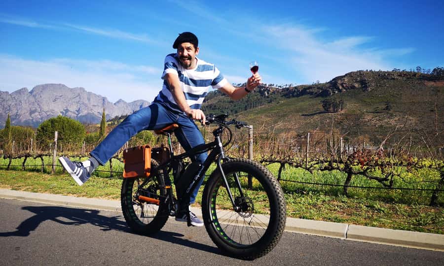 Franschhoek: E-Bike Guided Winery Tour - Check-in at Vinebikes: bike setup and safety briefing