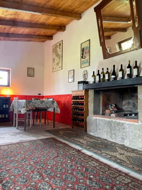 Frascati: Vineyard Wine Tasting Tour with Snacks - Finding Old Frascati Farmhouse: The Meeting Point That Matters
