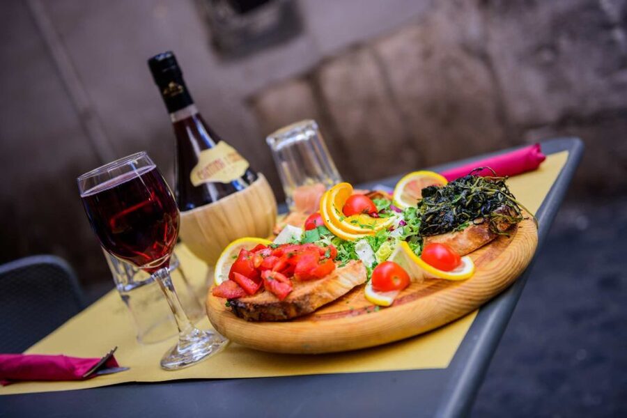 From Florence: Outdoor Wine Dining in San Gimignano Winery - San Gimignano Sightseeing Time: Why the Town Matters Here