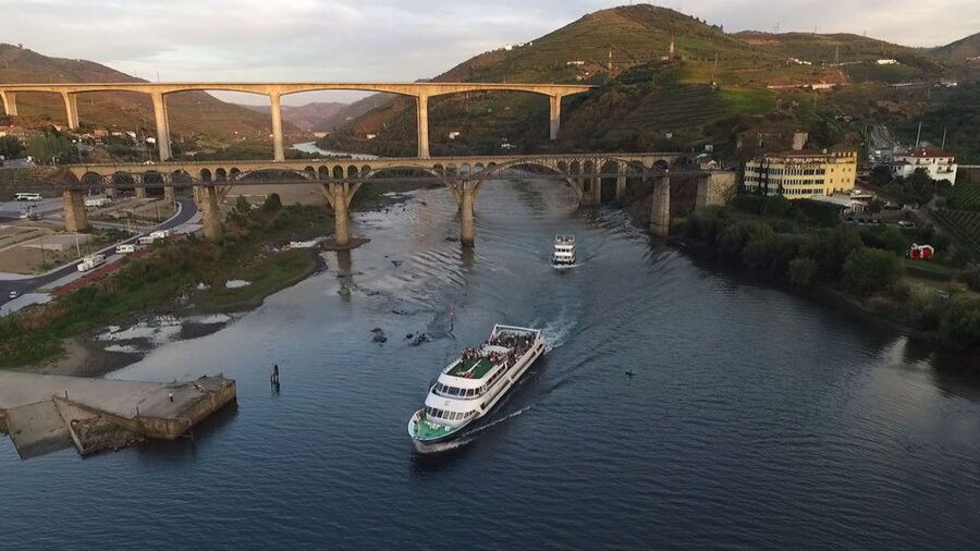From Porto: Douro River Cruise, Winery Visit & Lunch - Breakfast and lunch on board: more value than you think