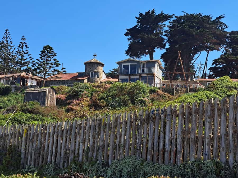 From Santiago: Isla Negra, Pablo Neruda Museum & Winery Tour - Pomaire craft browsing: what you should aim to do