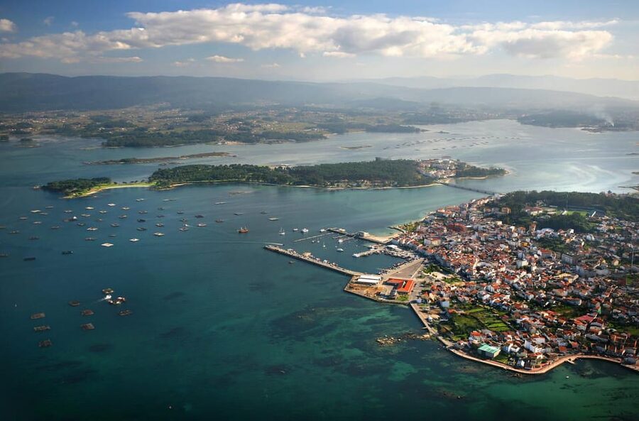 From Santiago: Tour to Rias Baixas with Boat Trip and Winery - Price and value for a 9.5-hour Santiago to Rías Baixas day