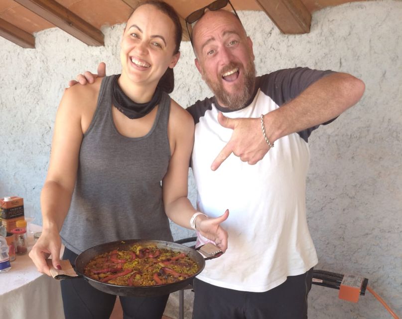 From Sitges: Paella Masterclass, Bike Ride and Winery Visit - Hotel pickup and the easy 15 km bike ride through vineyards