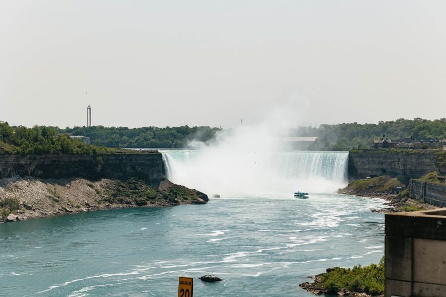 From Toronto: Niagara Falls + Winery, Cruise, & Lunch Option - Niagara-on-the-Lake: A Pretty Reset for Photos and Shopping