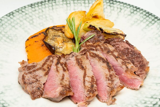 From Vineyard to Table: Wine Tasting & Neapolitan Lunch in Pompei - Meeting Point Reality: The Simpler Option Without Pickup